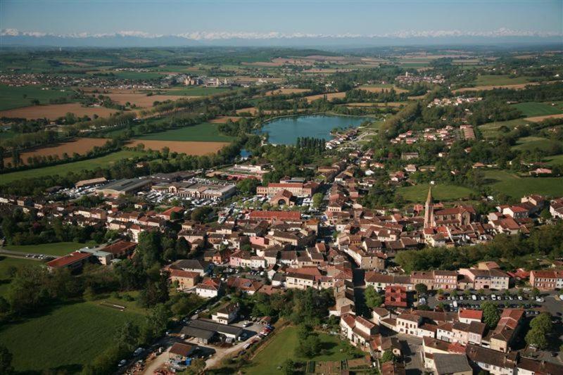Le Gite De La Riviere - Samatan Exteriör bild